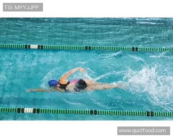 自由泳训练技巧与方法全面解析 提升游泳速度与技巧的关键要素 自由泳训练技巧与方法全面解析 提升游泳速度与技巧的关键要素