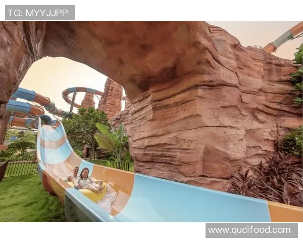 畅享夏日清凉与狂欢尽在泳池派对盛宴中，尽情释放激情与欢乐